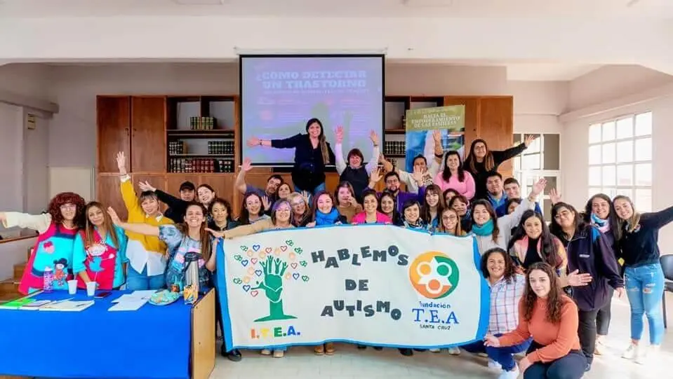 Taller Teórico Práctico ''Hacia el Empoderamiento de las Familias.'' Fundación TEA Santa Cruz